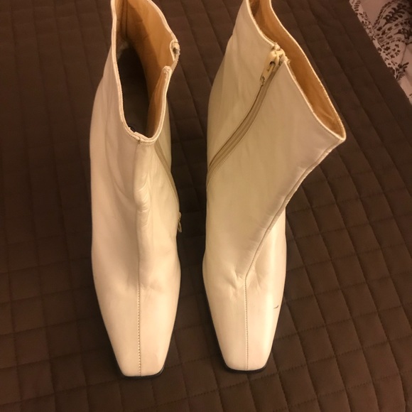 Boot - Picture 4 of 5